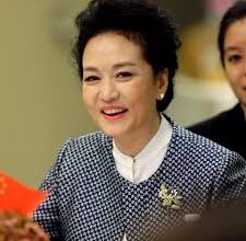 Photo of លោកស្រី Peng Liyuan អញ្ចើញទស្សនាសារមន្ទីរម៉ាកាវ