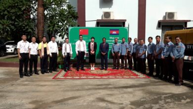 Photo of សង្គមស៊ីវិលចិនផ្តល់គ្រឿងចក្ររួមចំណែកដល់បេសកកម្មបោសសម្អាតមីននៅកម្ពុជា