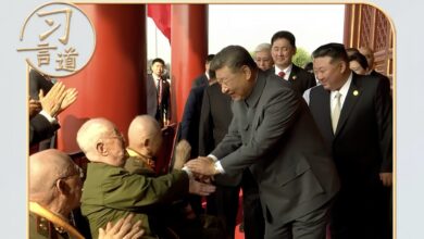 Photo of លើវិមានធានអានមិន កាយវិការរបស់លោកXi Jinpingមួយនេះគួរឱ្យរំភើបចិត្ត