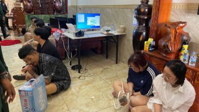 Photo of សមត្ថកិច្ចចម្រុះឃាត់ខ្លួនជនសង្ស័យចំនួន០៩នាក់ពាក់ព័ន្ធនឹងការឆបោកតាមប្រព័ន្ធបច្ចេកវិទ្យានៅខណ្ឌឫស្សីកែវ