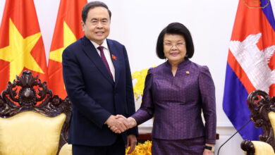 Photo of ប្រធានរដ្ឋសភាកម្ពុជា-វៀតណាម ជំរុញការលុបបំបាត់ព័ត៌មានក្លែងក្លាយ