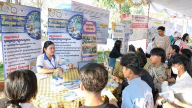 Photo of អ្នកនាំពាក្យក្រសួងការងារ៖ កម្ពុជាត្រៀមលក្ខណៈ និងយន្តការគ្រប់គ្រាន់សម្រាប់ជួយអតីតពលករដែលមកពីប្រទេសថៃ និងពលករដែលមានបំណងត្រឡប់មកកម្ពុជាវិញ