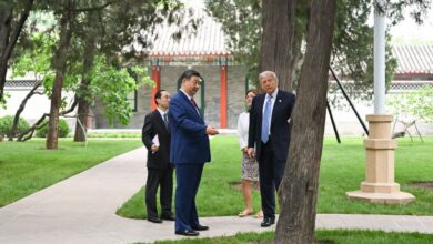 Photo of លោក Xi Jinping​ ប្រធានរដ្ឋចិន​និងលោក​ ដូណាល់ ត្រាំ ​ប្រធានាធិបតី​អាមេរិកធ្វើ​កិច្ចជំនួប​ខ្នាតតូច​នៅទីស្តីការរដ្ឋ​ Zhongnanhai