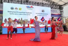 Photo of បទវិភាគ៖ កម្ពុជាប្រកាសសាកល្បងអនុវត្តគោលនយោបាយលើកលែងទិដ្ឋាការចំពោះពលរដ្ឋចិន  “គុណតម្លៃ”នៃលិខិតឆ្លងដែនចិនបន្តកើនឡើង