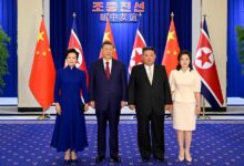 Photo of លោក Xi Jinping អញ្ជើញចូលរួមពិធីលៀងសាយភោជន៍ដែលរៀបចំឡើងដោយលោក Kim Jong-un