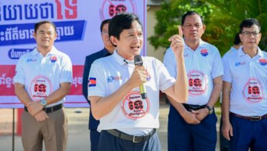 Photo of ឯកឧត្តម ទេព អស្នារិទ្ធ ៖ បើឃើញព័ត៌មានក្លែងក្លាយ សូមបញ្ឈប់ការចែកចាយត្រឹមដៃយើង